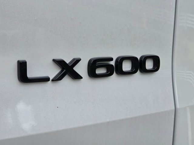 New 2026 Eminent White Pearl Lexus LUXURY image 15
