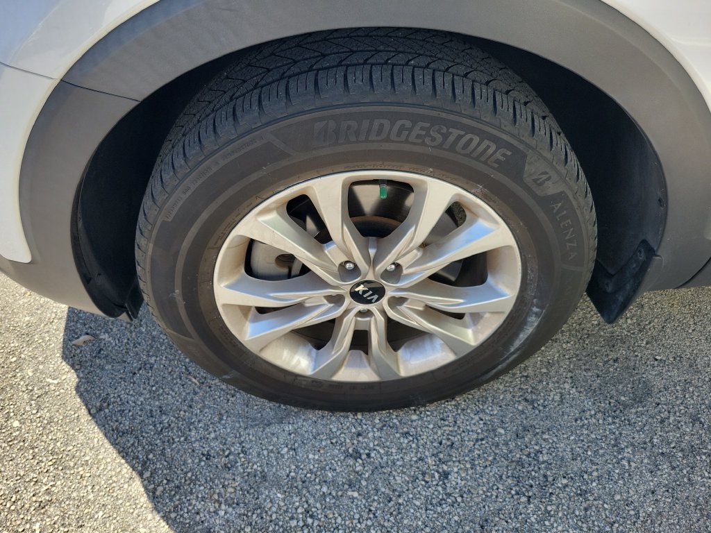 Used 2021 White Kia LX image 4
