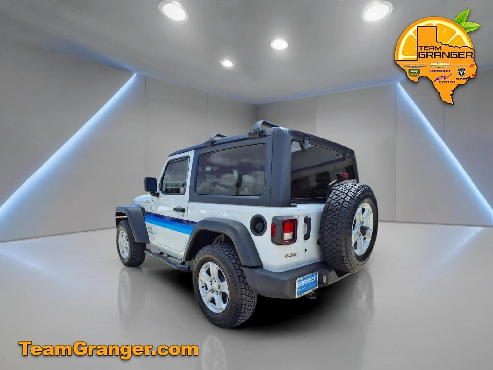 Used 2020 White Jeep Sport S image 4