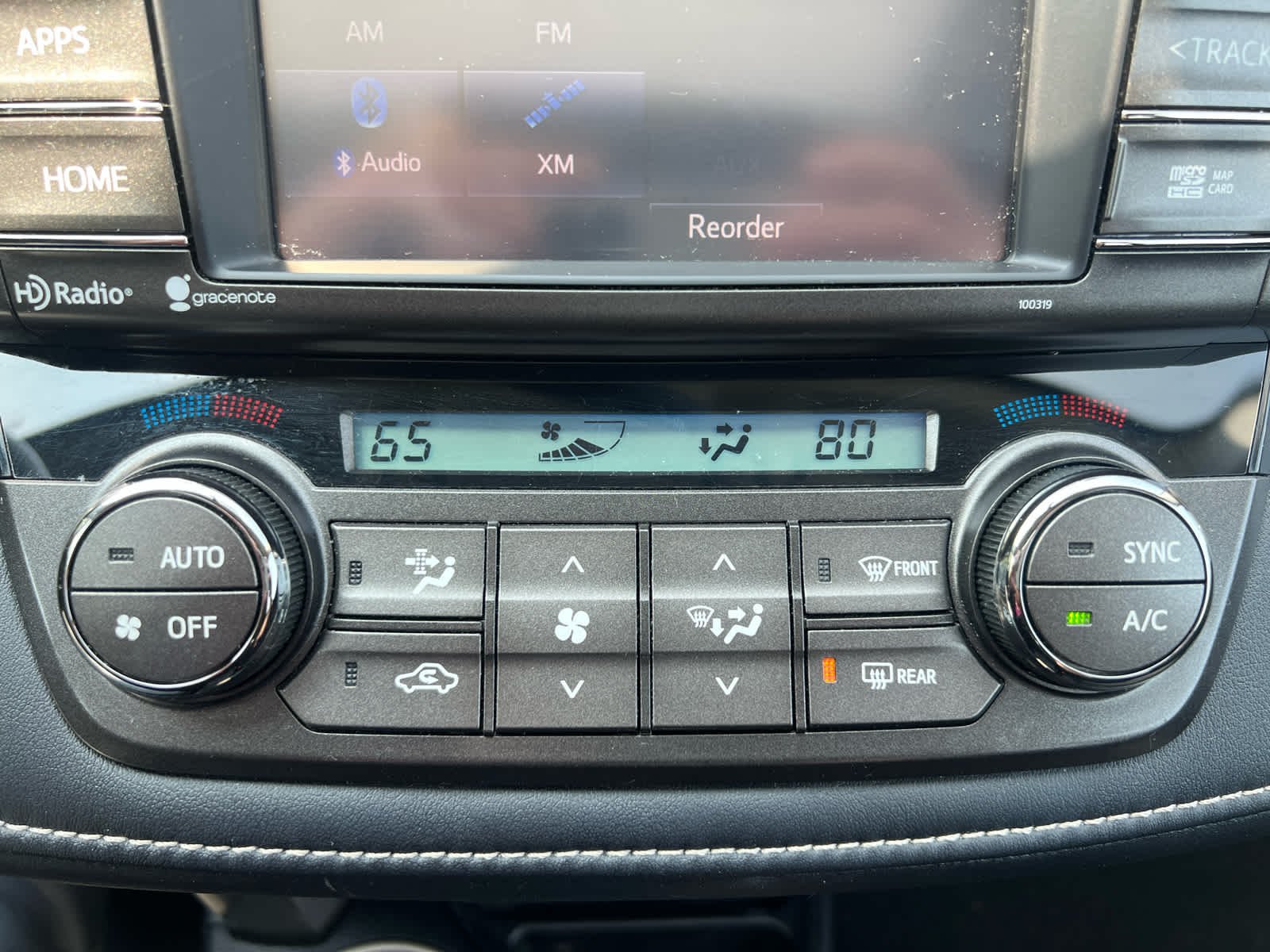 Used 2015 Super White Toyota XLE image 15