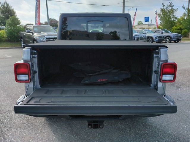 Used 2020 Silver Jeep Sport image 13