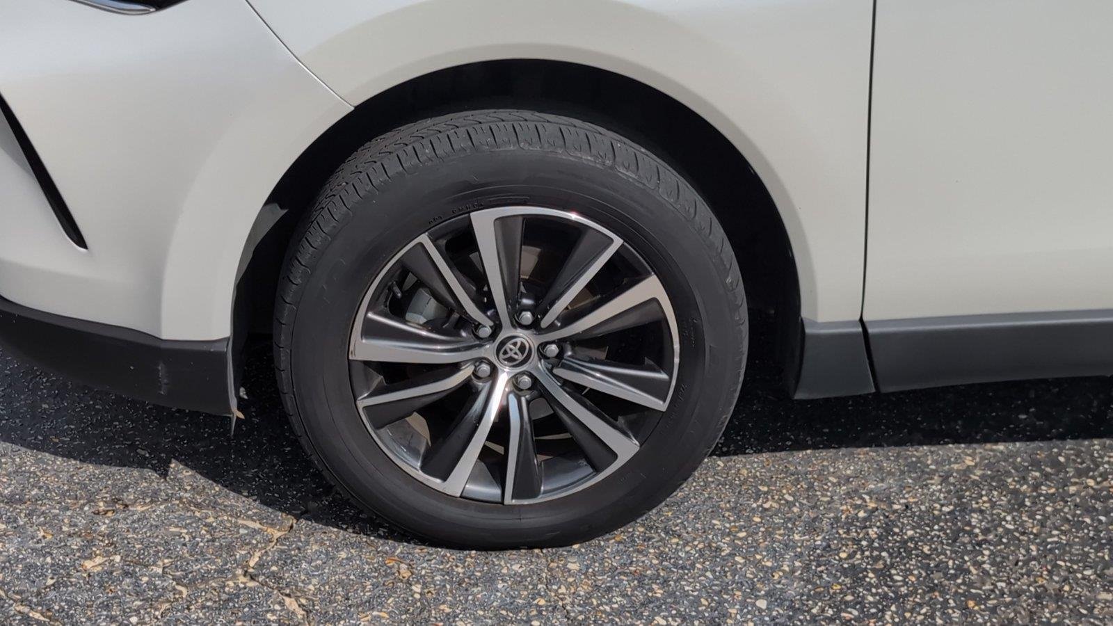 Used 2021 Blizzard Pearl Toyota LE image 10