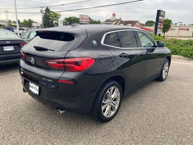 Used 2018 Jet Black BMW xDrive28i image 24