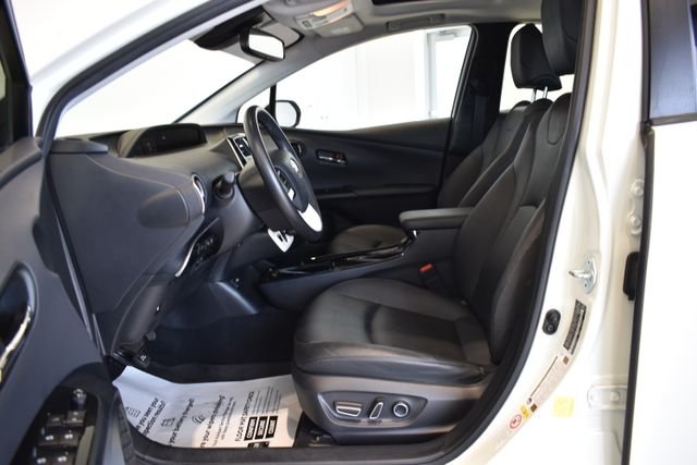 Certified Used 2017 White Toyota Four image 18