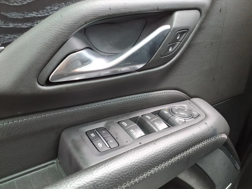 Used 2024 Black GMC Denali image 18