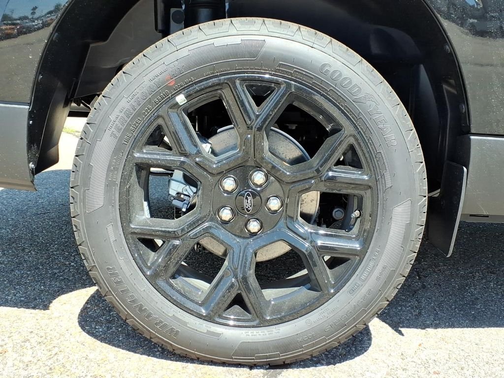 New 2026 Shadow Black Ford XLT image 10