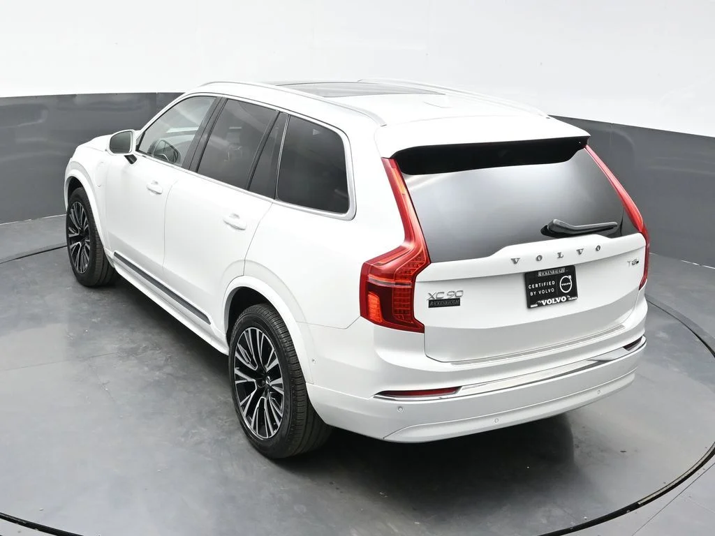 Certified Used 2025 Crystal White Volvo Plus image 35