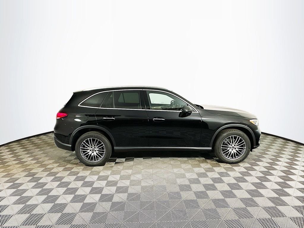 New 2026 Black Mercedes-Benz GLC 300 image 39