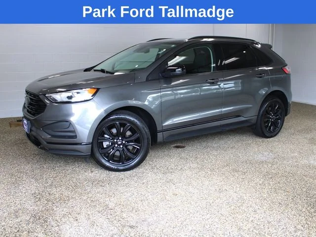 Used 2022 Gray Metallic Ford SE image 1