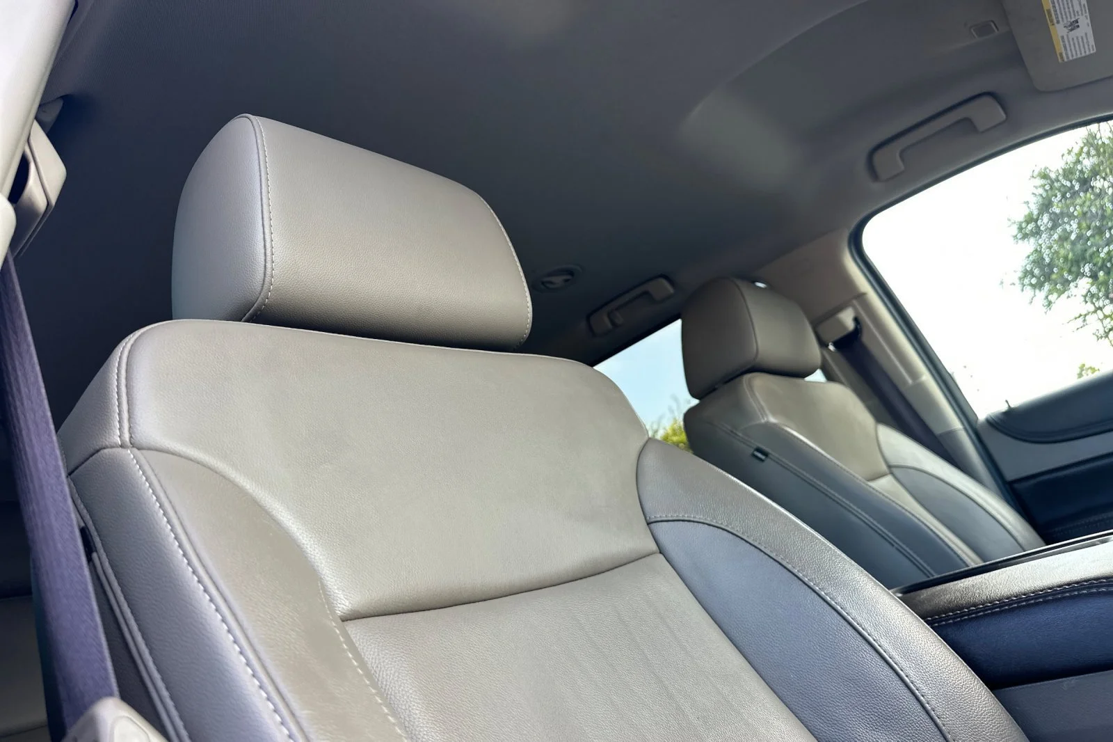 Used 2017 Iridescent Pearl Tricoat Chevrolet LT image 18