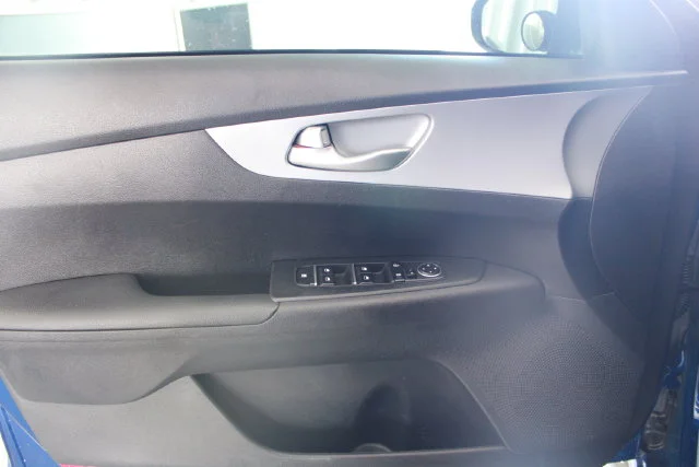 Used 2023 Blue Kia LXS image 11