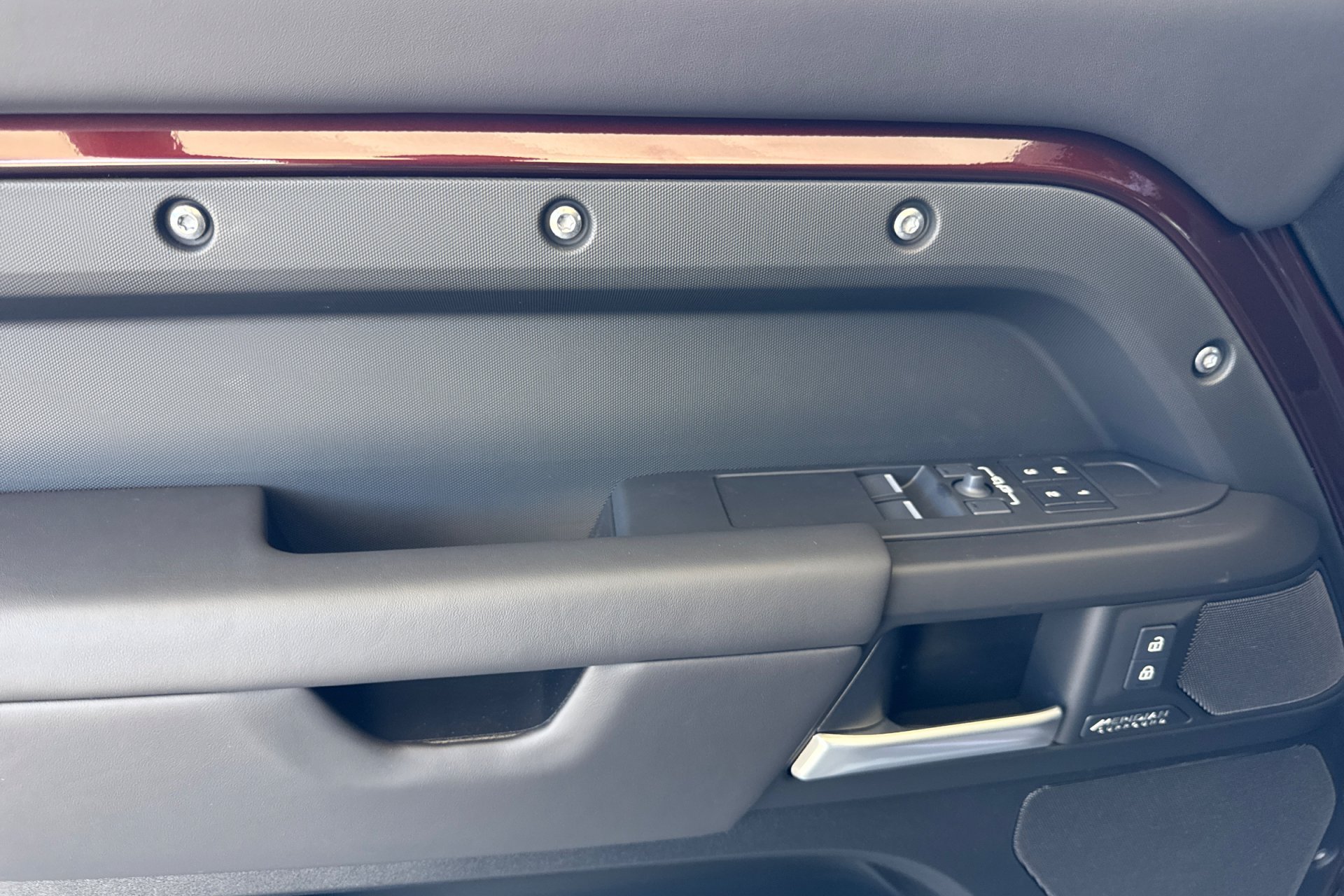New 2026 Sedona Red Land Rover X-Dynamic SE image 14