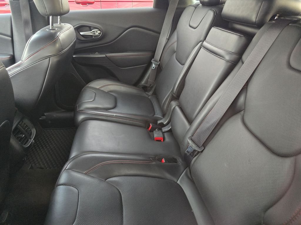 Used 2016 Black Jeep Trailhawk image 23