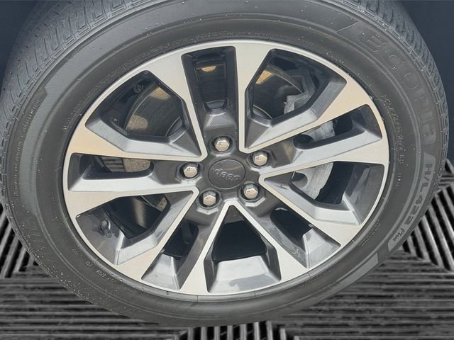 Used 2022 White Jeep Overland 4xe image 10