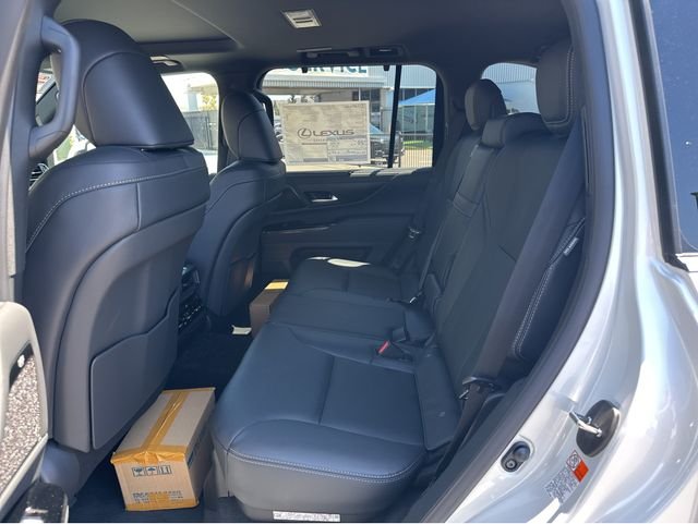 New 2026 Eminent White Pearl Lexus LX 700h LUXURY image 17