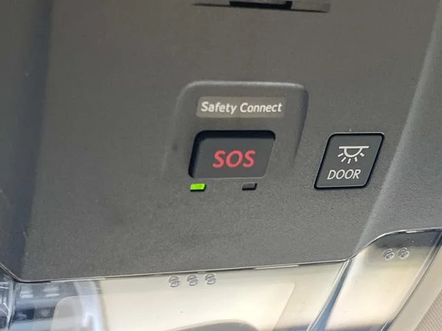 Used 2019 White Lexus 300h image 39