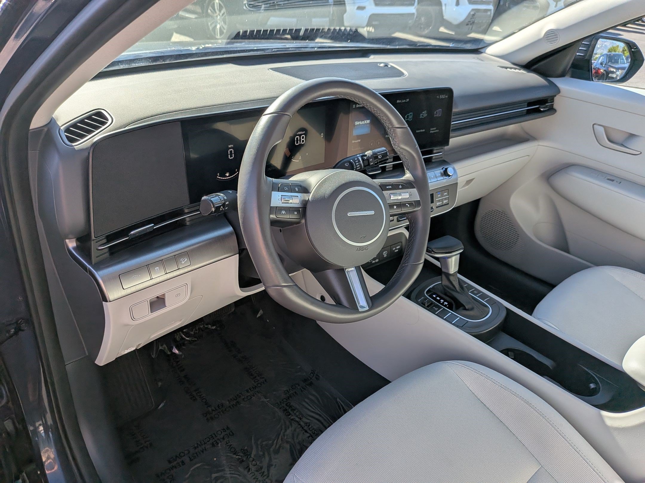 2025 Hyundai Kona SEL - Photo 14