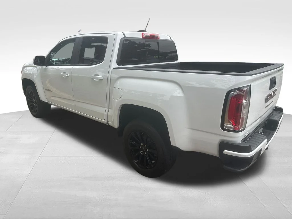 Used 2022 White GMC Elevation image 20