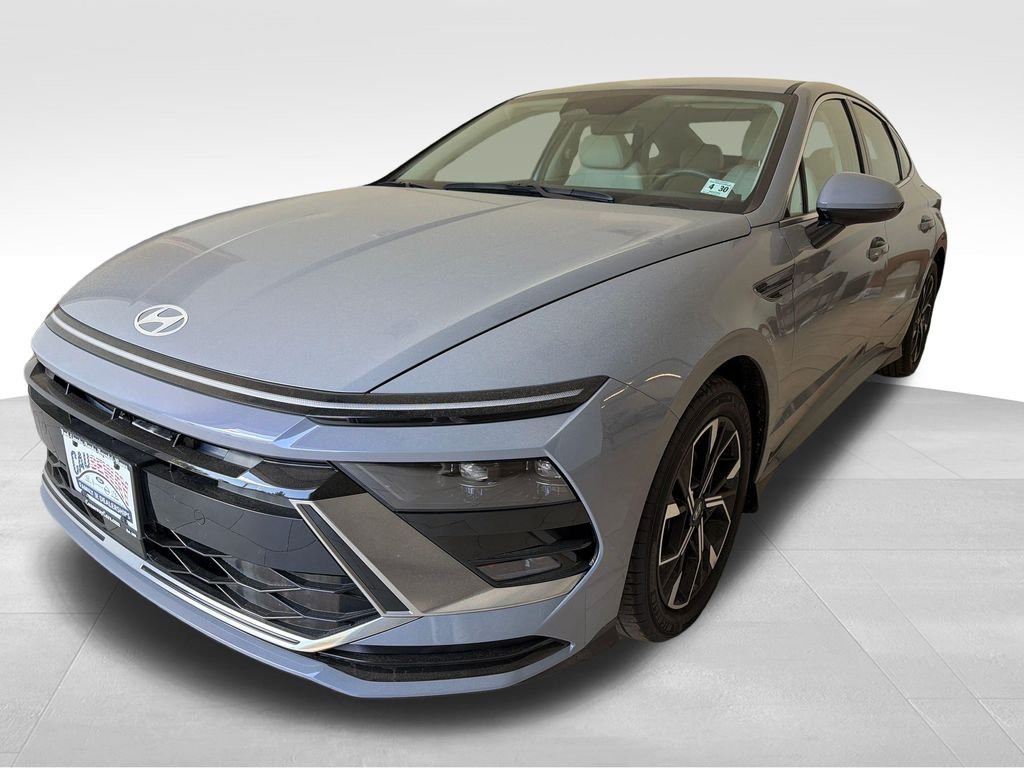 Used 2025 Blue Hyundai SEL image 4