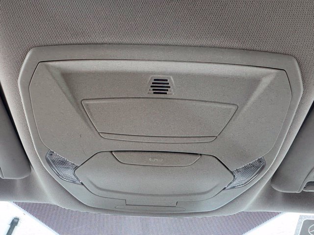 Used 2018 Oxford White Ford SE image 17