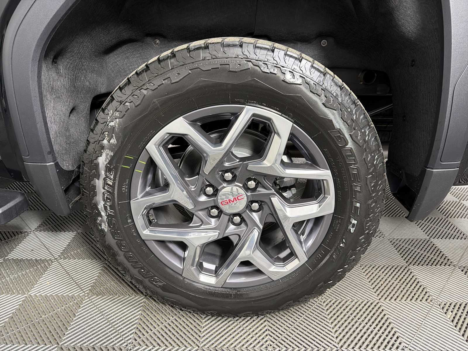 2026 GMC Sierra 1500 SLT - Photo 17