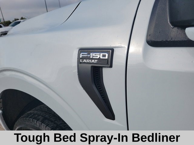 Used 2022 White Metallic Ford Lariat image 8