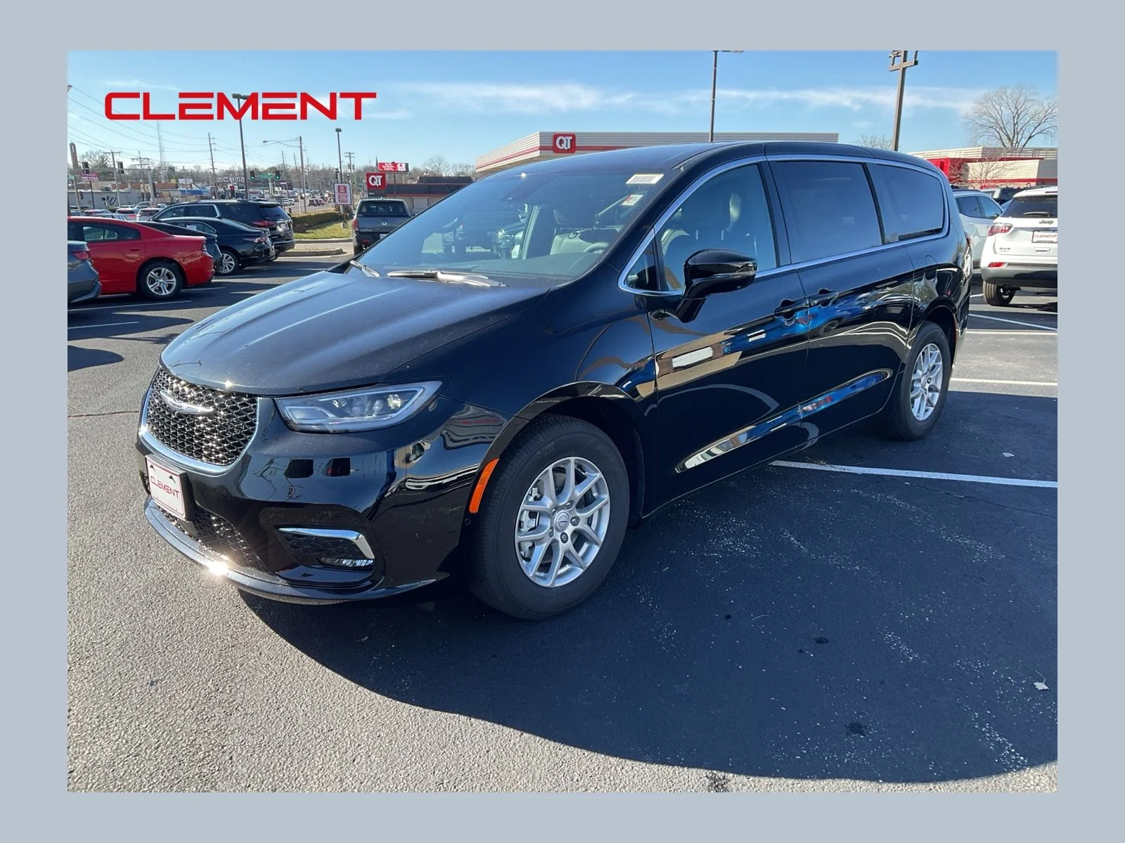 New 2026 Diamond Black Crystal Pearl-Coat Exterior Paint Chrysler Select image 1