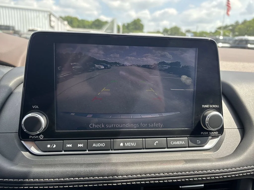 Used 2023 Silver Nissan SV image 23