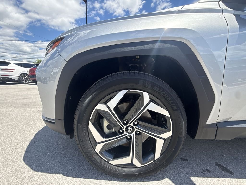 Used 2023 Silver Hyundai SEL image 10