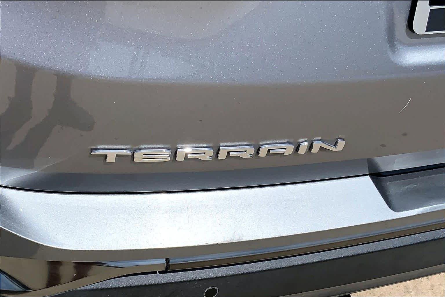 Used 2024 Sterling Metallic GMC AT4 image 30