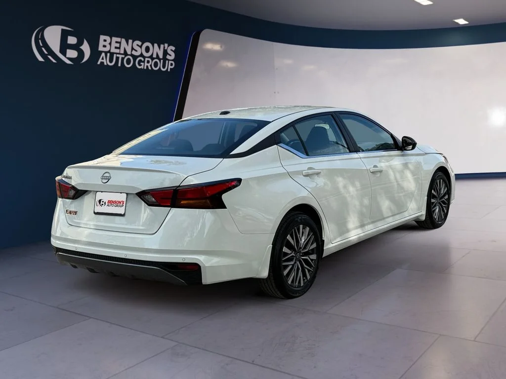 New 2026 White Nissan 2.5 SV image 5