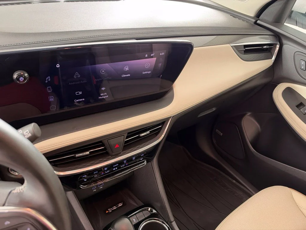 Used 2024 White Buick Avenir image 36