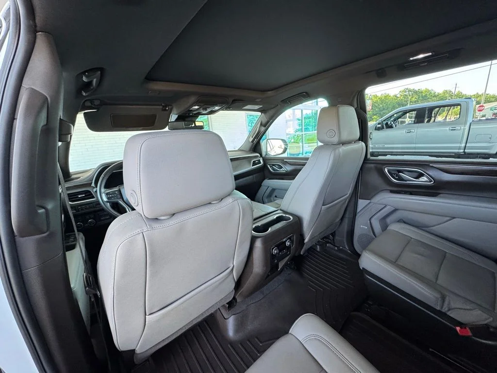 Used 2023 White Chevrolet Z71 image 24