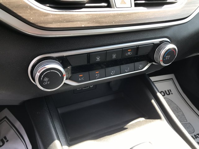Used 2025 Glacier White Nissan SV image 18