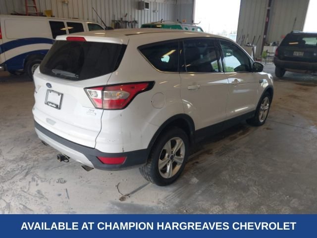 Used 2017 Oxford White Ford SE image 6