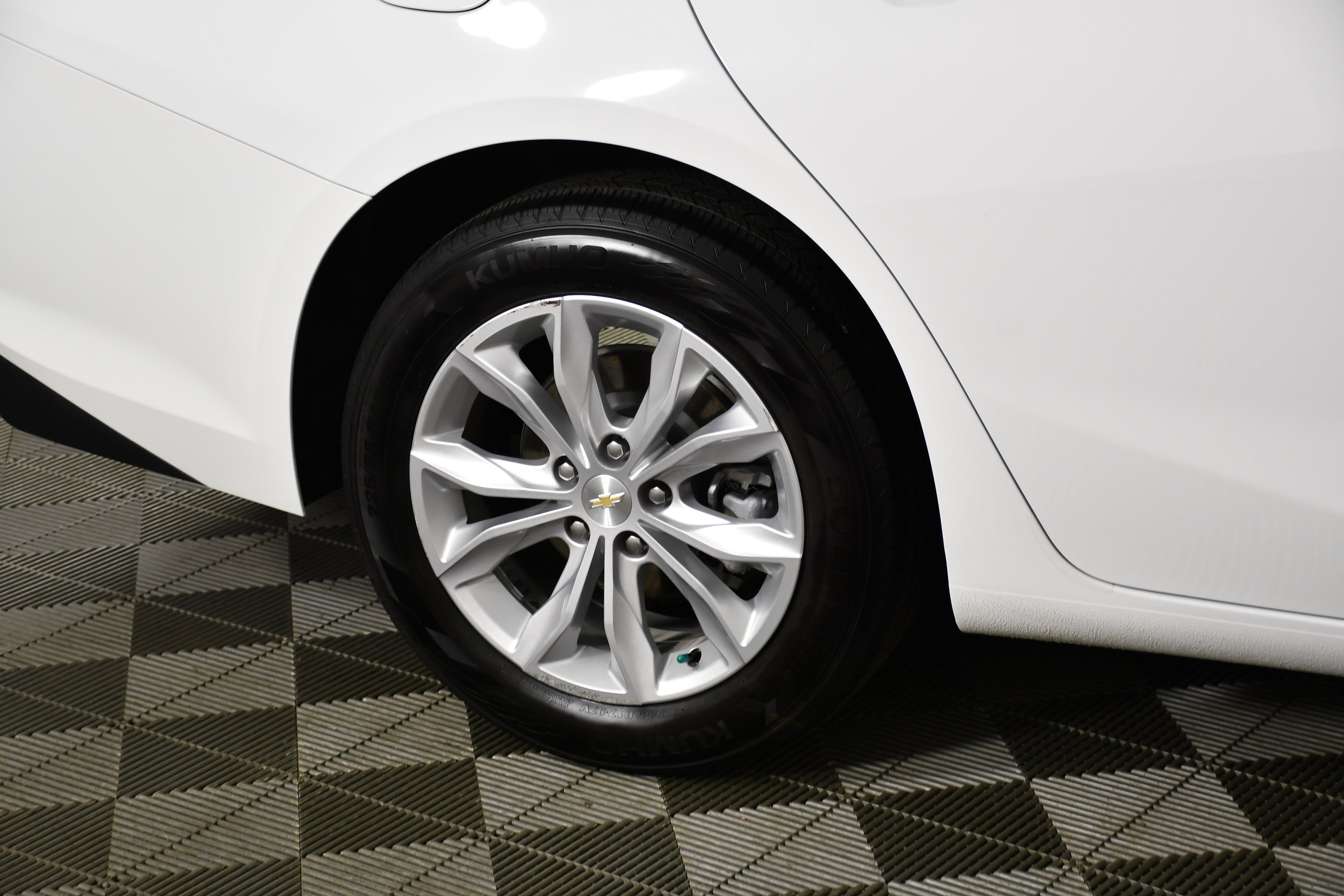 Used 2024 Summit White Chevrolet LT image 55