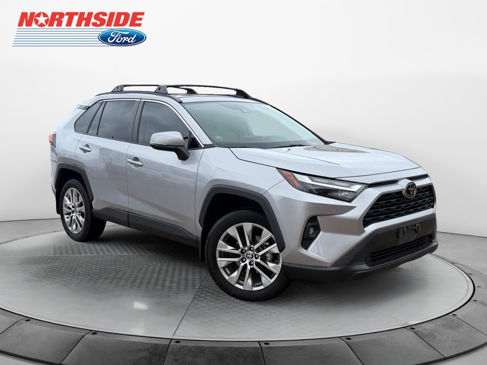 Used 2024 Silver Sky Metallic Toyota XLE Premium image 1