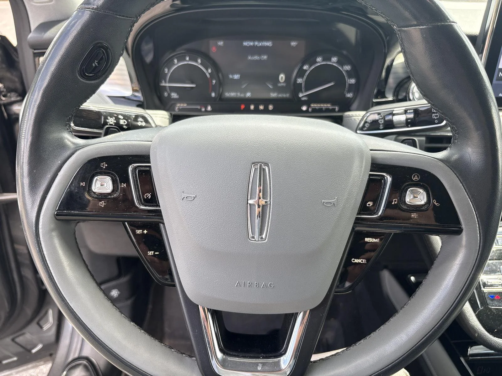 Used 2020 Magnetic Gray Lincoln Standard image 12