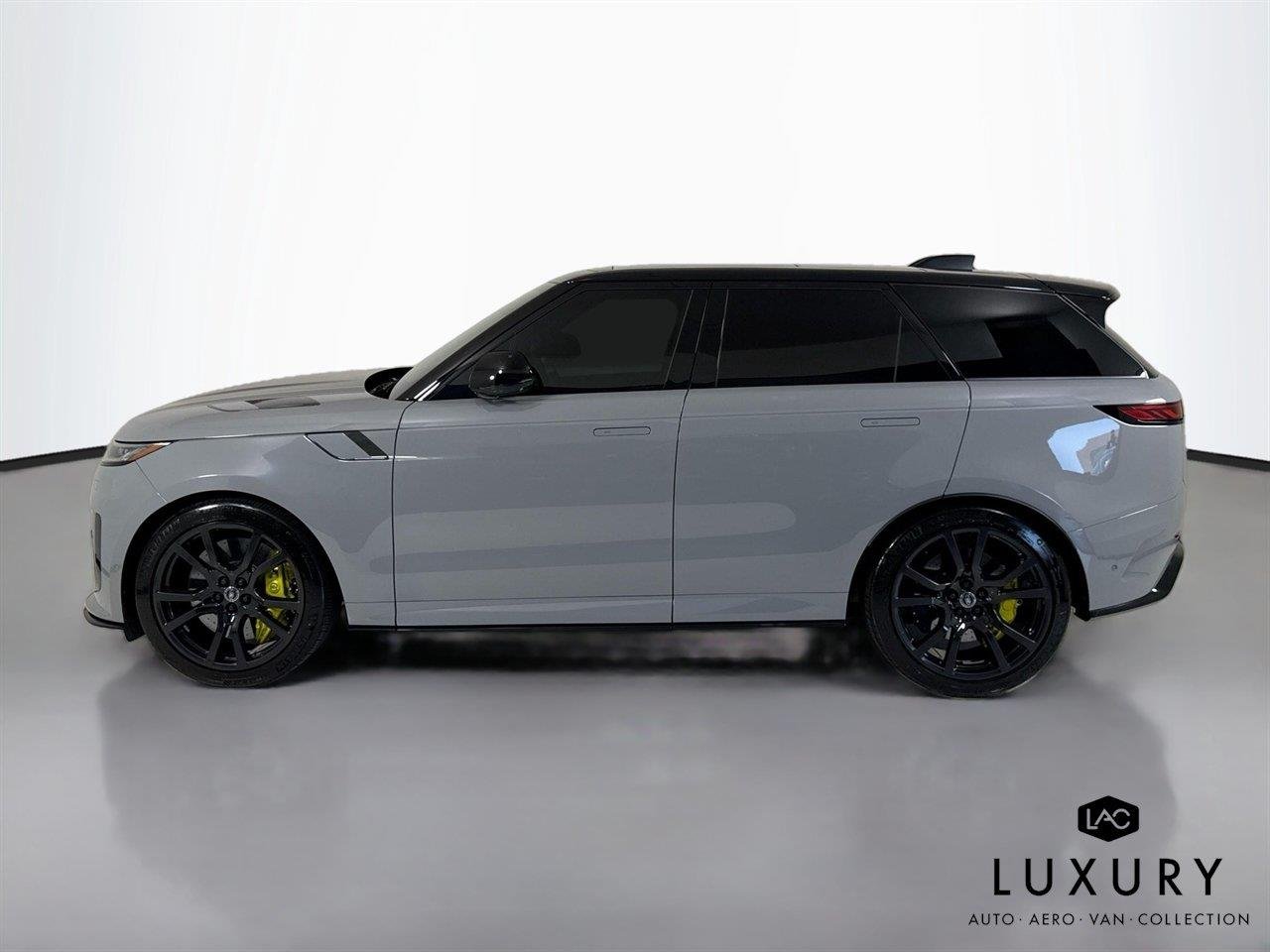 Used 2025 Nardo Grey Land Rover SPORT SV Edition Two | Carbon Fiber Wheels | 360 Camera image 9