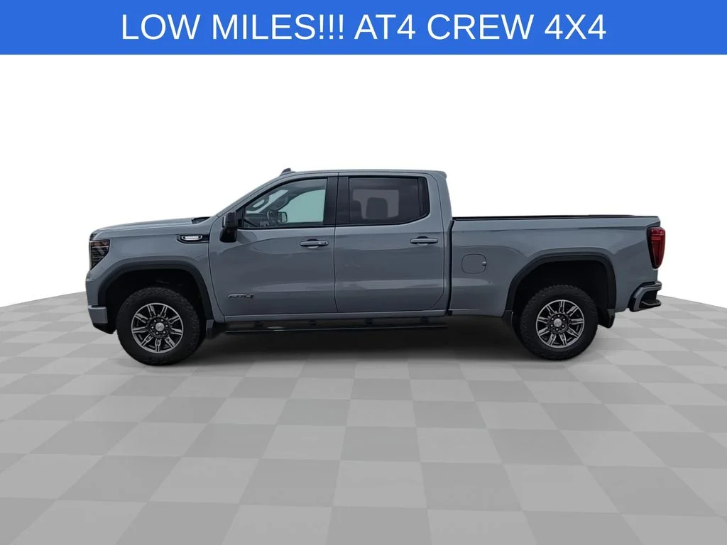 Used 2024  GMC AT4 image 5