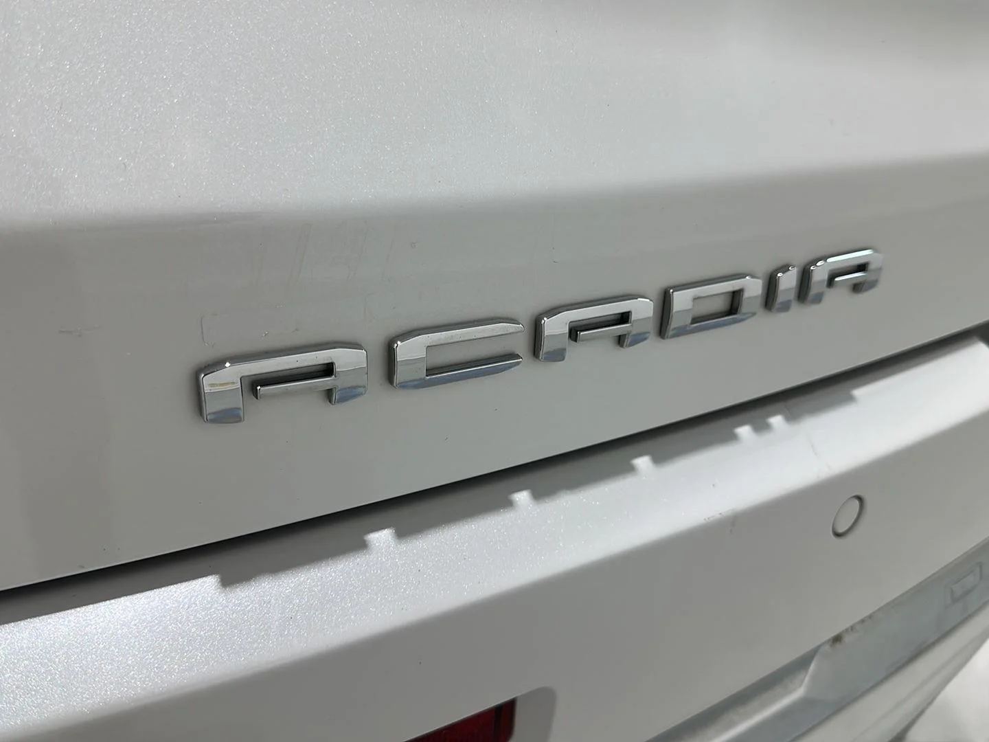 Used 2022 White Frost Tricoat GMC Denali image 31
