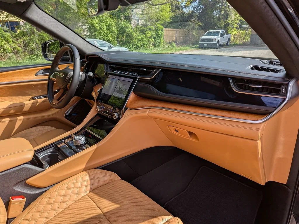 Used 2022 Black Jeep Summit image 36