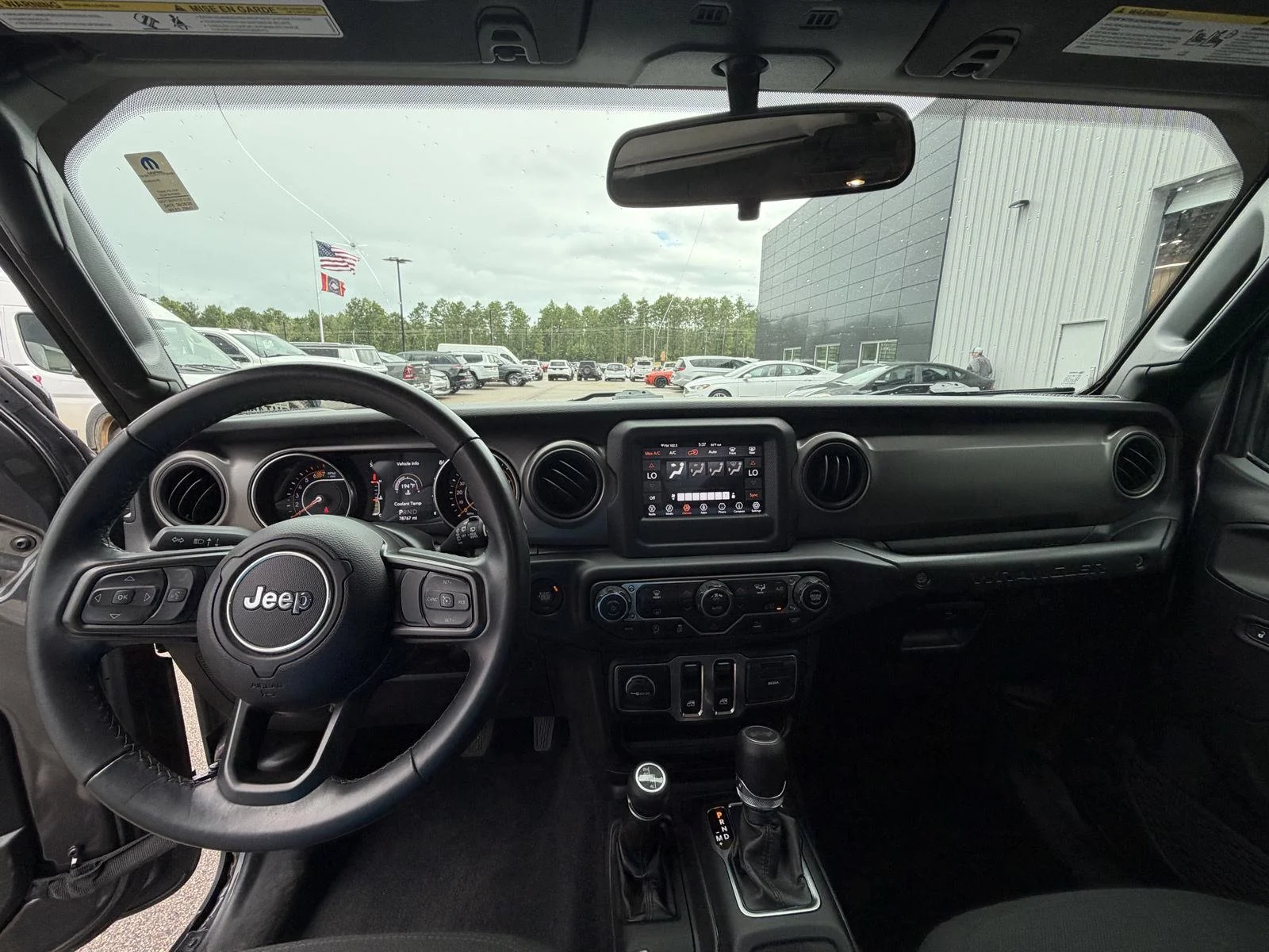 Used 2022 Granite Crystal Metallic Clearcoat Jeep Sport S image 7