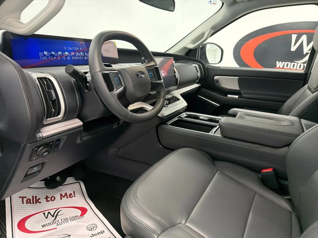 New 2026 Space Silver Metallic Ford MAX Active image 10