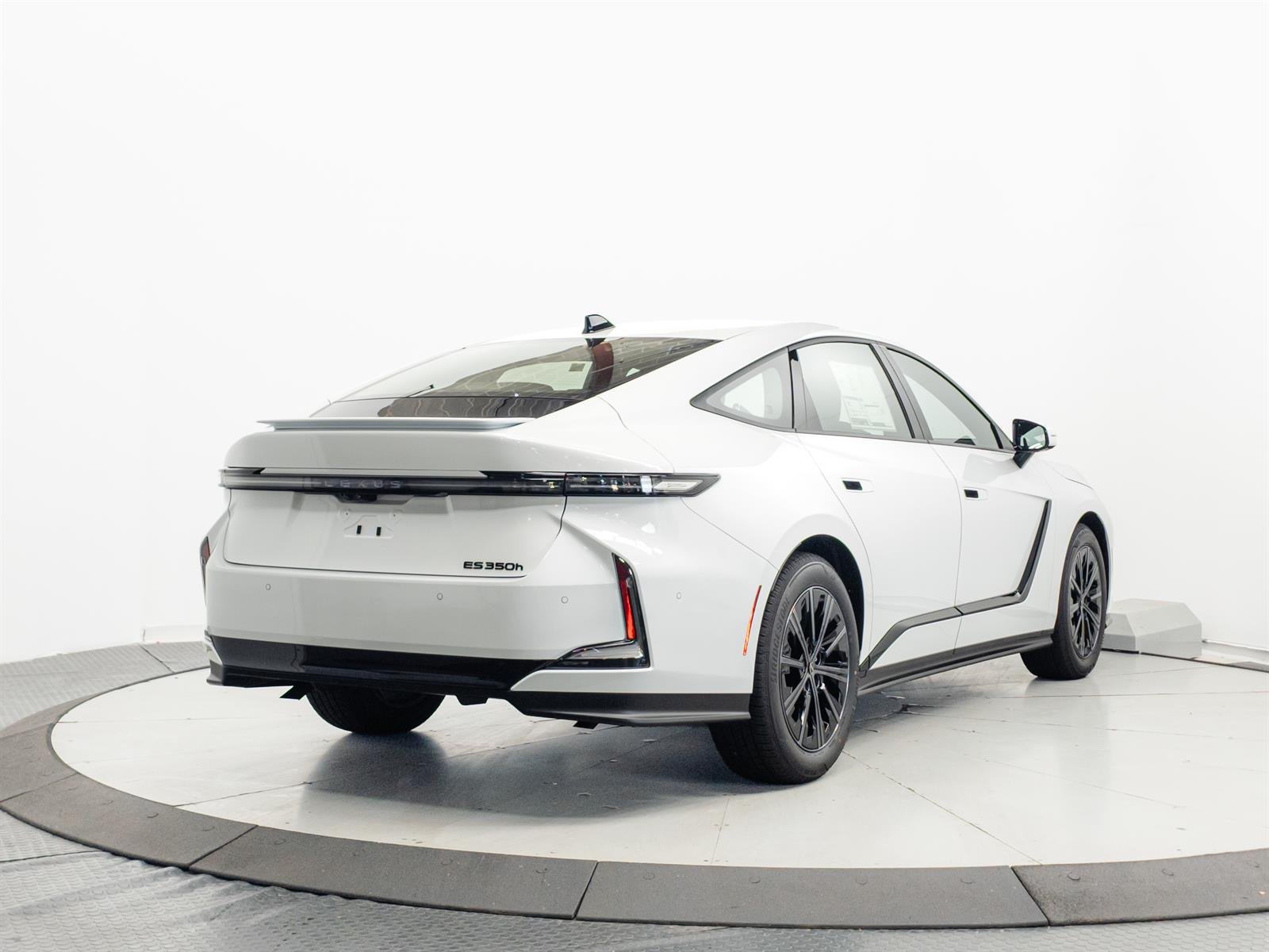New 2026 Ultra White Lexus ES 350h PREMIUM+ image 12