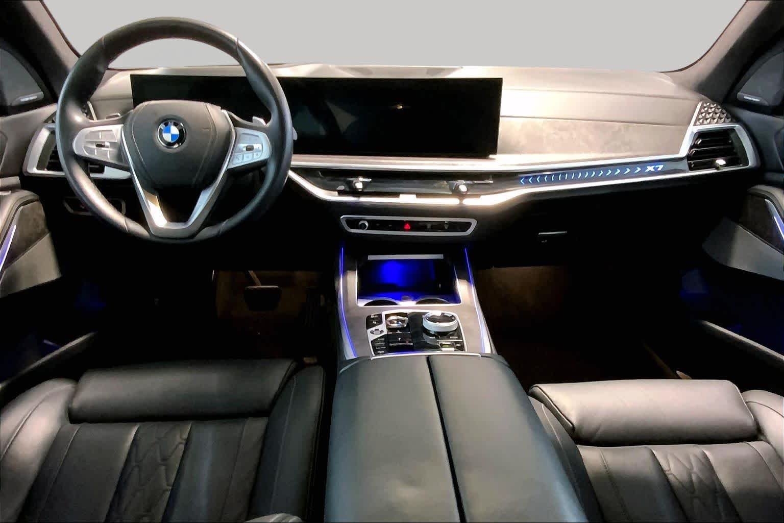 Used 2025 Black Sapphire Metallic BMW xDrive40i image 15