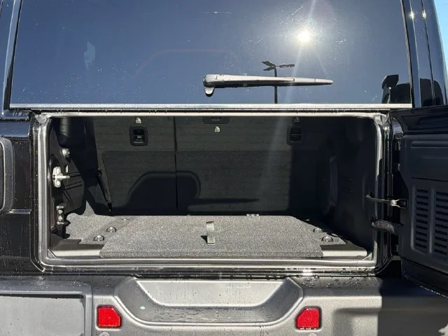 New 2027 Black Clear-Coat Paint Jeep Moab 392 image 10