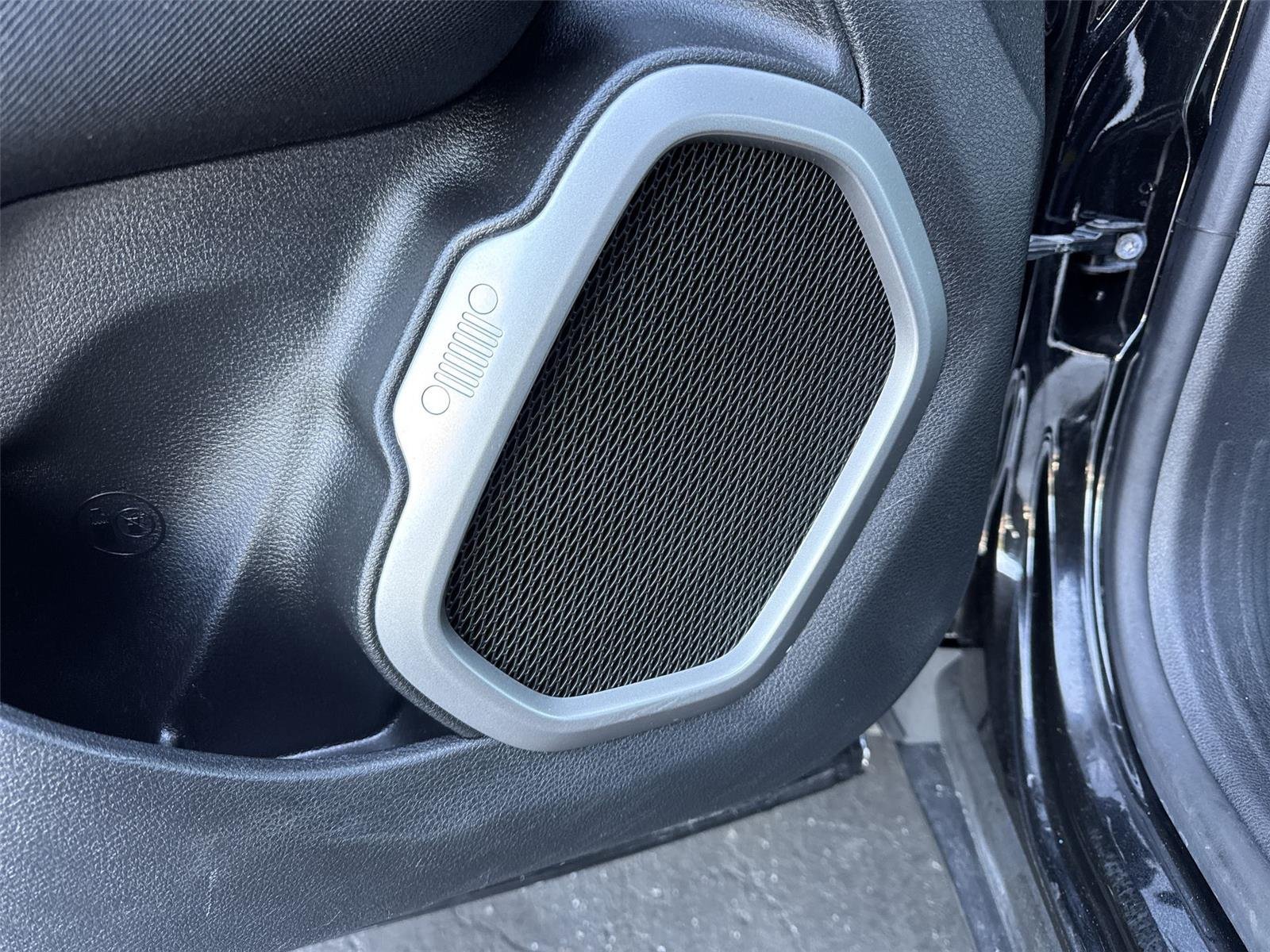 2021 Jeep Renegade 80TH Edition - Photo 29