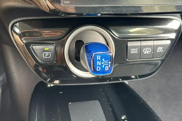 Certified Used 2021 Wind Chill Pearl Toyota  image 21