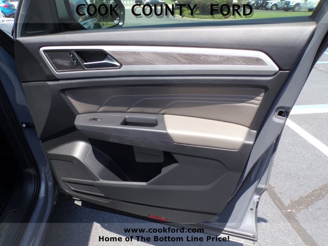 Used 2021 Pure Gray Volkswagen 2.0T SE w/Technology image 21